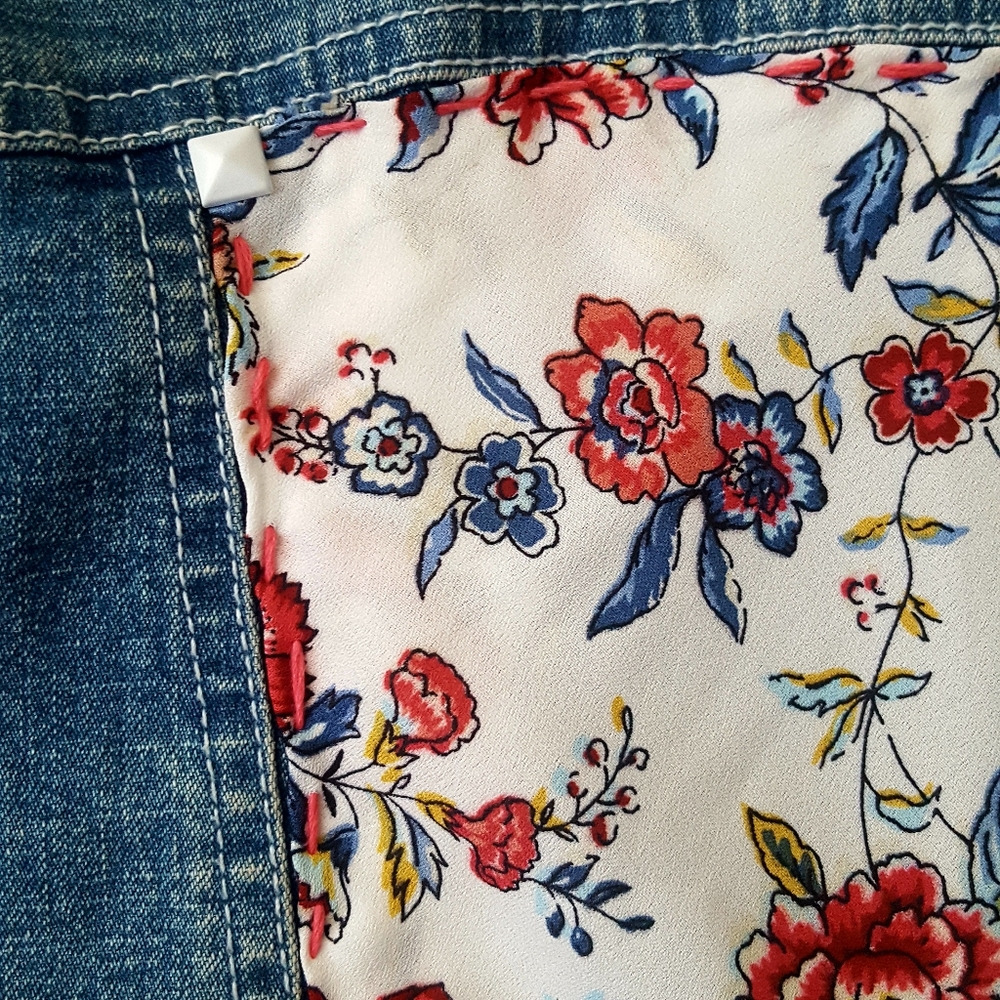 🌙 Upcycle Denim Floral Jacket - Picture 6 of 11